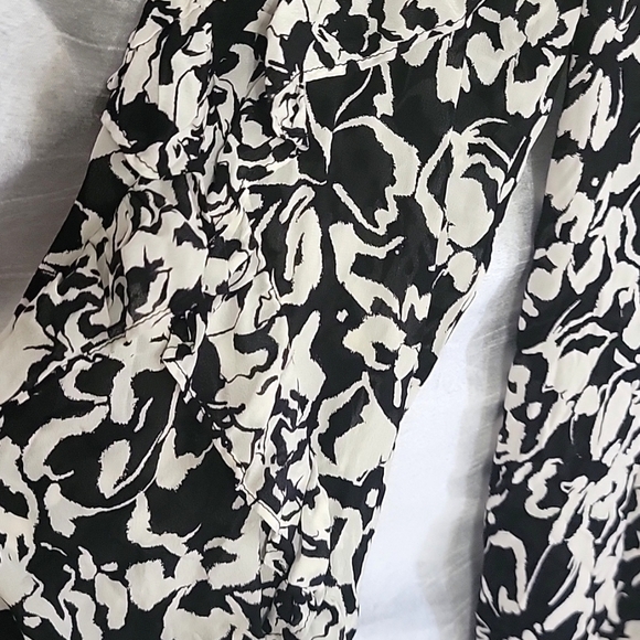 New Shoshanna Cardinale V-neck Floral Blouse Ruffled Sleeves Anthropologie - Picture 5 of 9